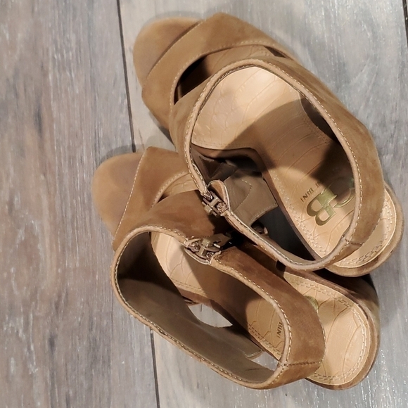 Gianni Bini Women Leather ankle strap  block heels shoes sandals - Picture 10 of 12